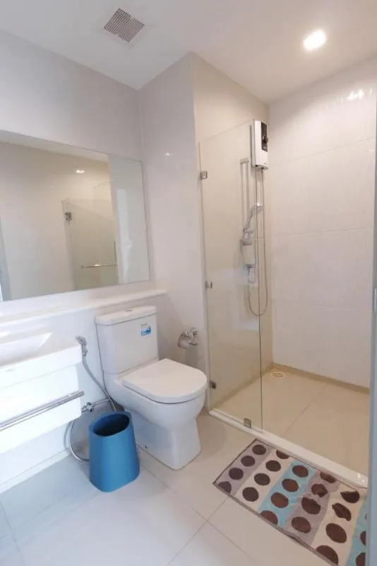 For rent Life Ladprao 2 bedrooms 2 bathrooms with everything this price like this Don't let it miss it, rent it.