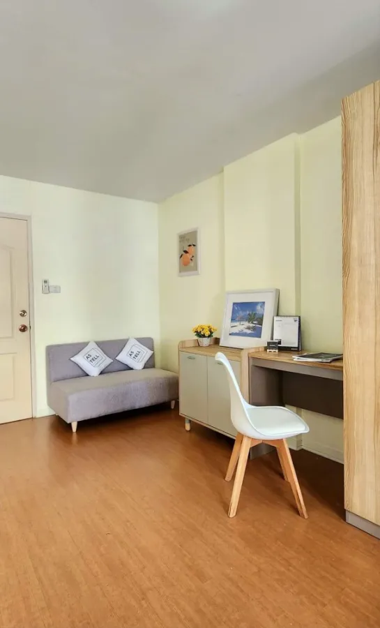 Condo for rent, Lumpini Condo Town Rattanathibet, studio room, 6th floor. Great height, amazing price! Book now!