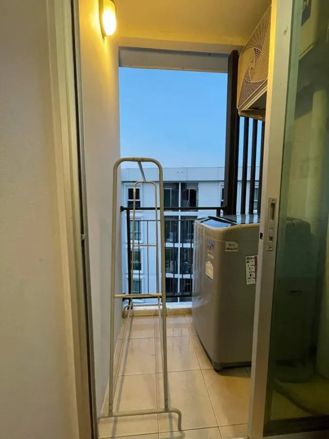 For rent, Plum Condo Chaengwattana Station, not hot room, fully furnished, plus a good mattress You can carry your bag in.