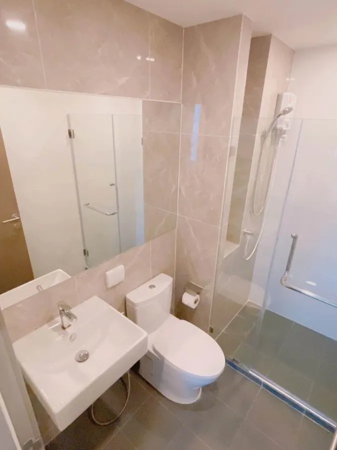 For rent: The Origin Ladprao-Bangkapi, 16th floor, pool view, built-in walls throughout the room, extremely beautiful, fully furnished, all in one pla