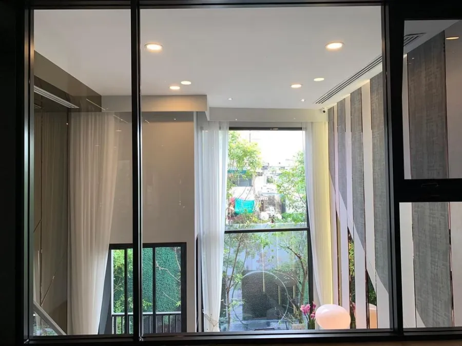 ขายดาวน์ SOHO BANGKOK Ratchada ชั้น 14 วิวไม่บล็อค มาพร้อมราคาดีเวอร์ จองเลยจ้า อย่ารอช้า