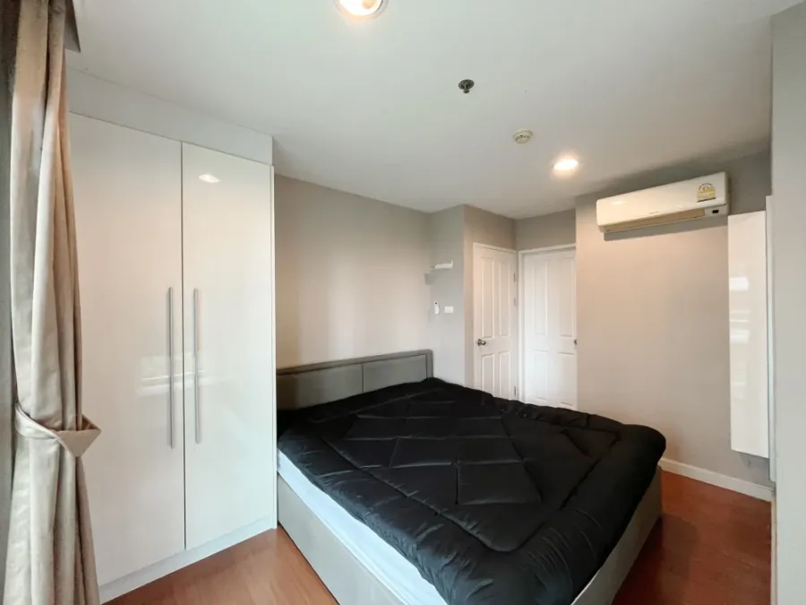 Belle Grand Rama 9 condo for sale. Ready to move in, fully furnished. Spacious room. Book now!