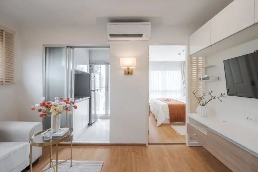 Selling U Delight @ On Nut Station, 19th floor. Beautifully furnished and ready to move in.