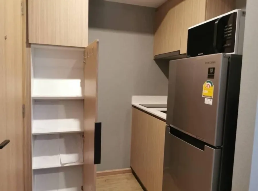For rent: The Most Issaraphap, studio room, 2nd floor, fully furnished, don't miss it.