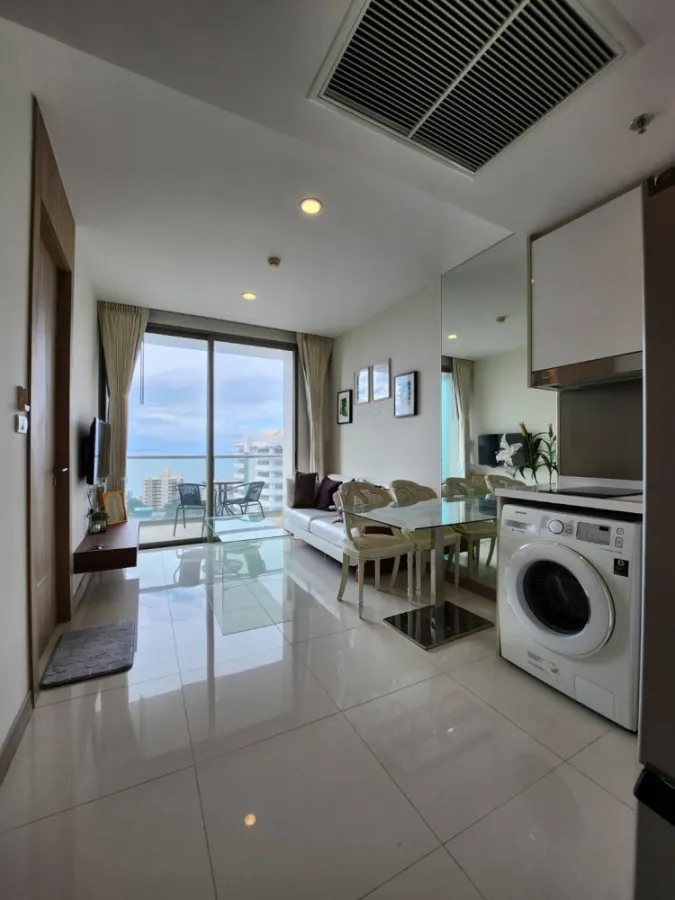 For sale: The Riviera Wongamat Beach (North Pattaya), 18th floor, Pattaya city view, fully furnished, ready to move in, urgent