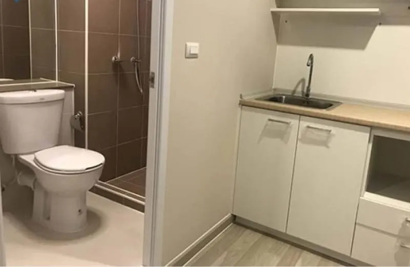 Urgent sale, great value, Condo The Privacy Ladprao-Sena, spacious bedroom, lots of usable space, very new air conditioner, book now.