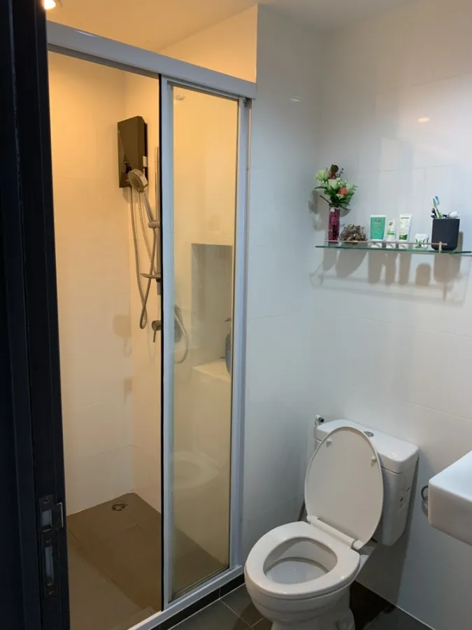 Condo for sale, The Base Park East, separate rooms, fully furnished, good price, if you miss it you will regret it.