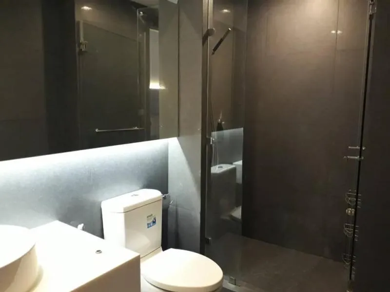 Condo for rent / sale, Trapezo Sukhumvit 16, beautiful room, fully furnished Central well Ready to own