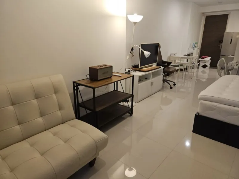 ให้เช่า Supalai Prima Riva Studio ห้อง 43.5 ตรม วิวสูง เฟอร์ครบ หิ้วกระเป๋ามาได้เลยจ้า