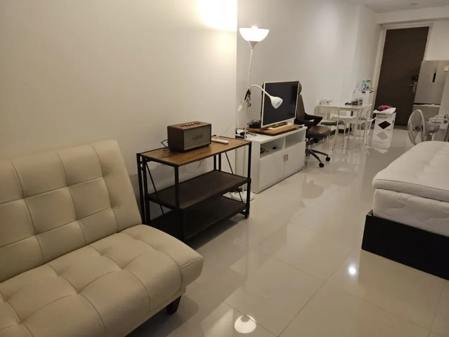 ให้เช่า Supalai Prima Riva Studio ห้อง 43.5 ตรม วิวสูง เฟอร์ครบ หิ้วกระเป๋ามาได้เลยจ้า