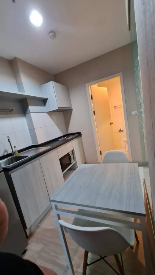 Condo for rent, Aspire Ngamwongwan, nice room, full wallpaper Full set of furniture. Hurry up to reserve.