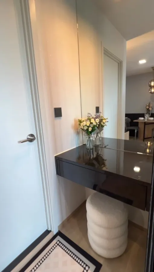 Condo for rent: Atmoz Season Ladkrabang. Beautifully decorated room with excellent built-ins. Great price. Don't miss it!