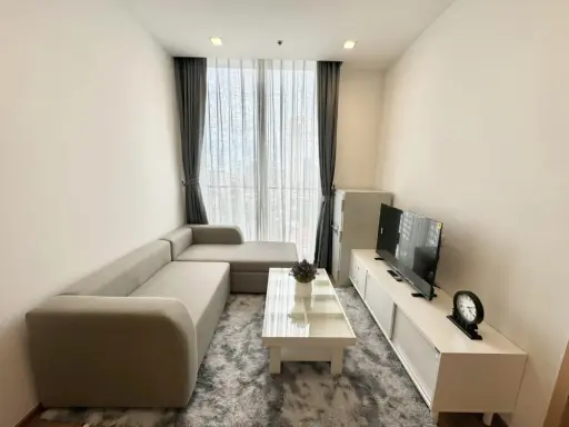 For rent: Noble B Sukhumvit 33, large room, 3 bedrooms, 3 bathrooms, city view, decorated in bright tones, like being at home, book now.