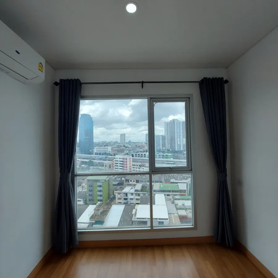 For sale, for rent, Lumpini Place Ratchada-Sathu, room size 28 sq m., 14th floor, clean room, spacious, very comfortable, hurry and book now.