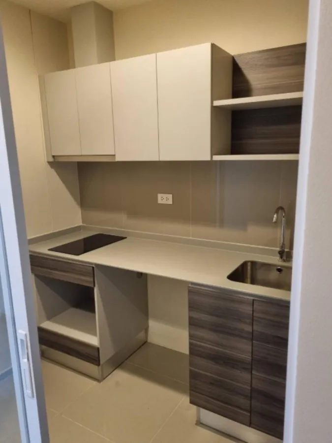 For rent!! Condo Centric Ratchada-Huai Khwang, 23rd floor, beautiful room, fully furnished, ready to move in, don't miss it!!