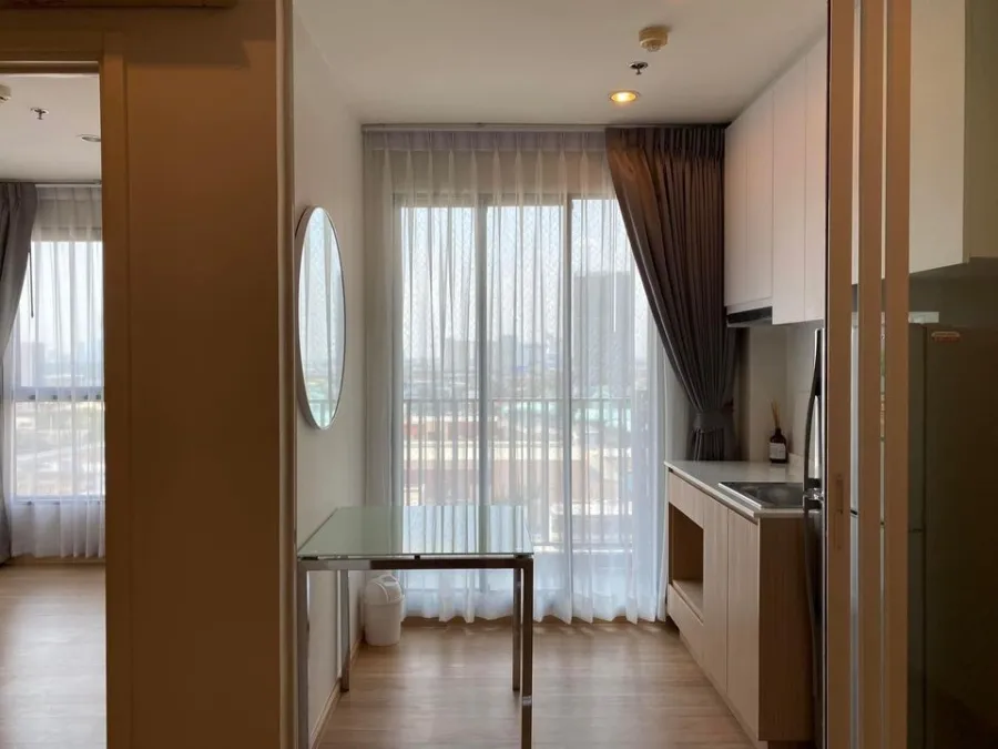 Condo for sale, The Base Chaengwattana, built-in kitchen in minimalist style Comes with a lot of extras. Hurry up to reserve.