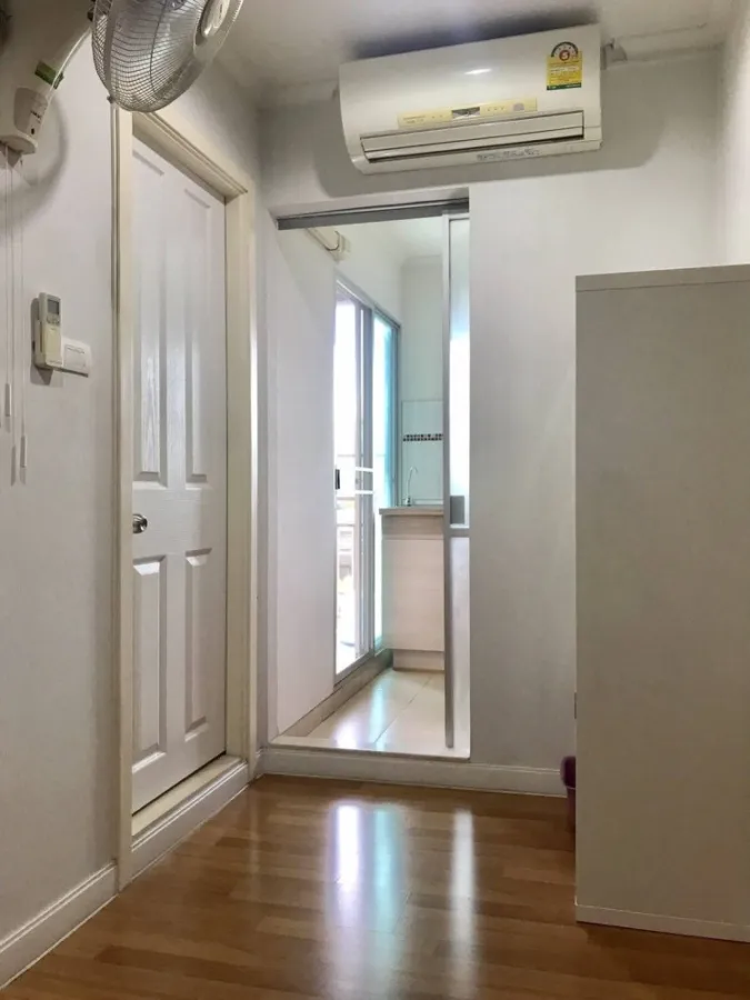 Condo for sale Lumpini Place Rama 4 - Kluai Nam Thai, corner room, fully furnished. Can't miss it anymore.