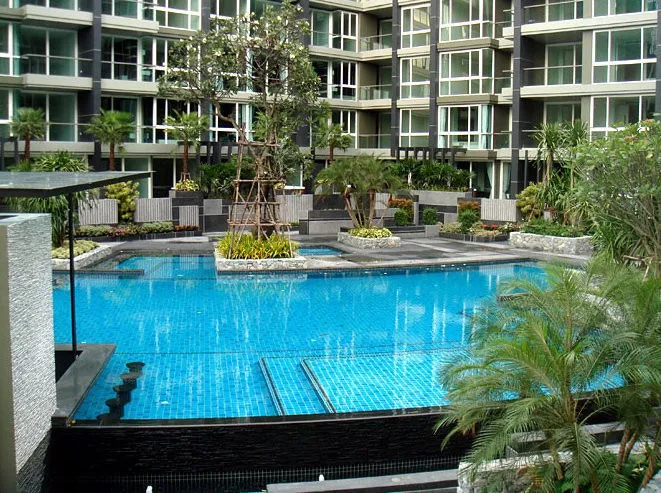 ขาย Apus condo พัทยากลาง ห้องแต่งสไตส์เรียบง่าย น่าอยู่ พร้อมโซฟาขนาดใหญ่น่านั่งนุ่มๆ จองด่วนจ้า