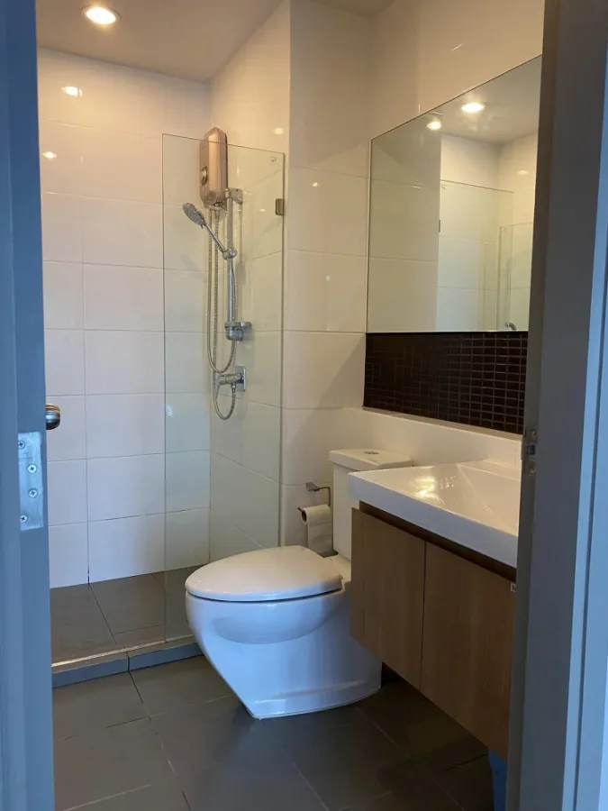 For rent, The Tempo Grand Sathorn-Wutthakat, 1 bedroom, separated from the kitchen. Full washing machine Book now