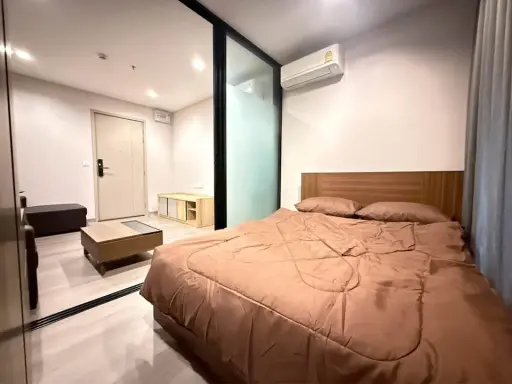For rent: The Politan Rive, 38th floor, spacious room, high floor, great view. Interested in owning one? Hurry and reserve now! Don't miss out! images