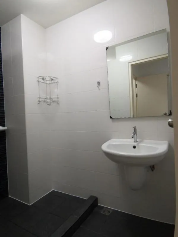 For rent The Trust Condo Ngamwongwan, the room is not expensive. Separate bedroom Hurry up to reserve. Can't find anywhere anymore.