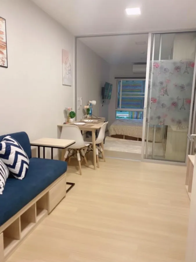 For rent: Plum Condo Rangsit Alive Phase 1, pool view, partitioned room, comes with complete decorations. Book now quickly.