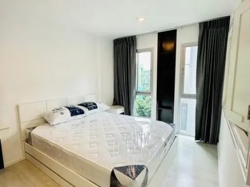 For rent, Park Exo, nice room, decorated in white tones, comfortable for the eyes Complete electrical appliances Make a reservation and you won't be d
