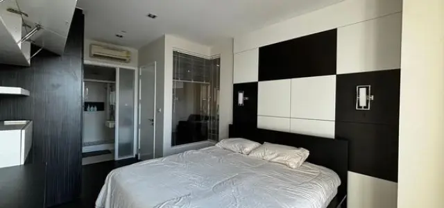 ให้เช่า The Room สุขุมวิท 62 ห้อง oversized ได้วิวสูง ไม่บล็อก เฟอร์จัดเต็มชุด จองเลยจ้า images
