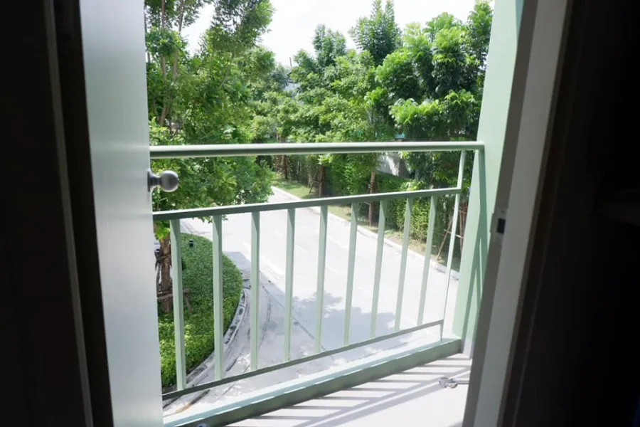 For sale Lumpini Mix Theparak - Srinakarin, corner room, very good room location, fully furnished, book now.
