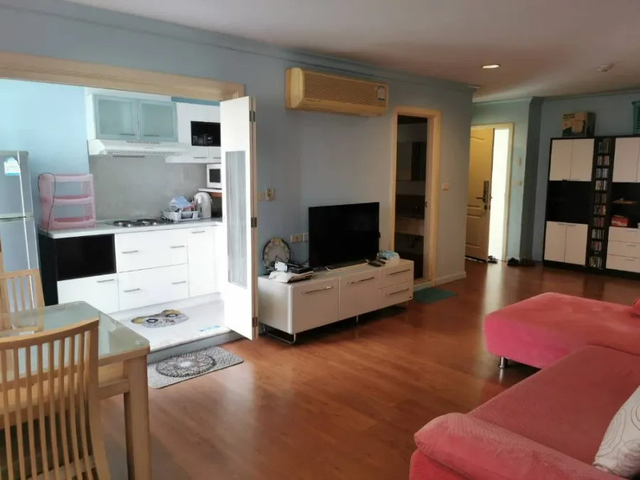 For rent: LUMPINI SUITE RATCHADA – RAMA 3, 8th floor, fully furnished, ready to move in. Book now!