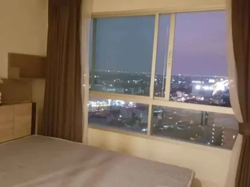 For rent, Lumpini Ville Nakhon In-Riverview, high floor, beautiful view, airy and comfortable. Full facilities, book now.