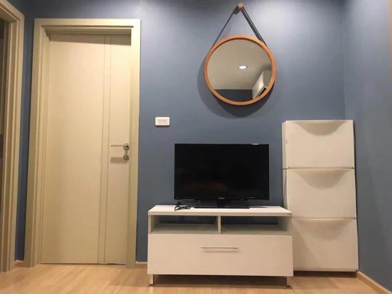 Sell / rent the base rama 9 - ramkhamhaeng beautiful room, tight furniture. Complete facilities at the right price
