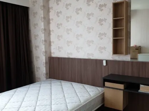 Condo for sale U Delight @ Hua Mak Station The room has a good wallpaper. worth the price Hurry up to reserve it.