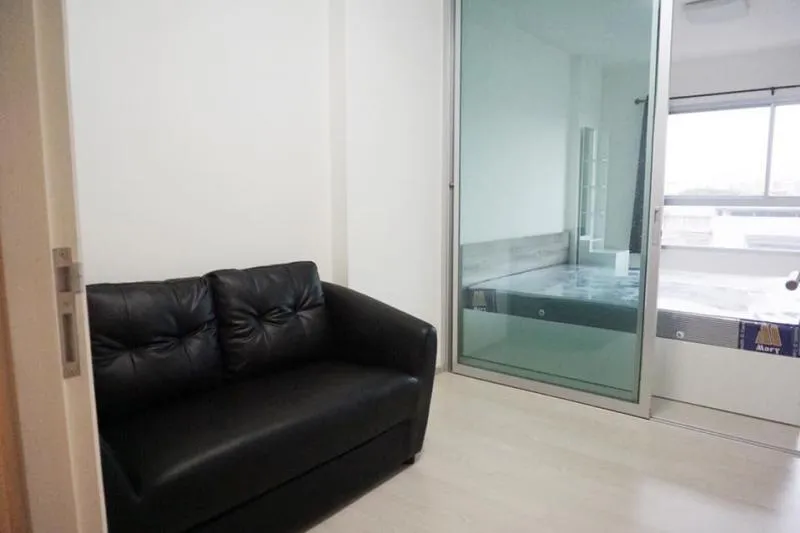 Come on !! For rent, Aspire Ladprao 113, newly decorated room, fully furnished, on the high floor, ready to rent immediately.
