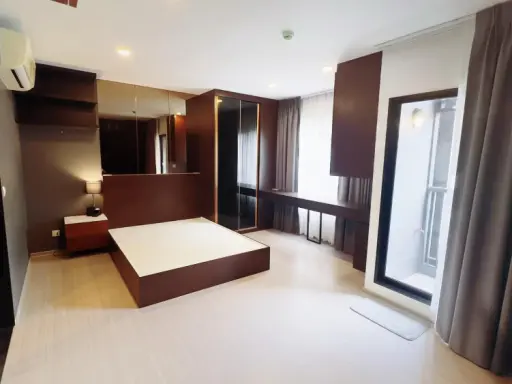For sale: Aspire Sukhumvit-On Nut, decorated with luxurious build-in, Modern Luxury style, swimming pool view, very worth booking. images