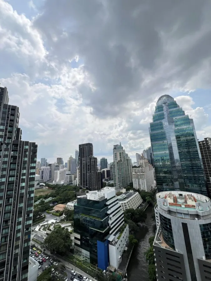 ให้เช่า วิทยุ คอมเพล็กซ์ ห้องสว่างมองสบายตา อยู่แล้วสบายใจ ชั้นสูงลมดีเวอร์ ไม่ร้อนเลย ต้องจัดแล้ว