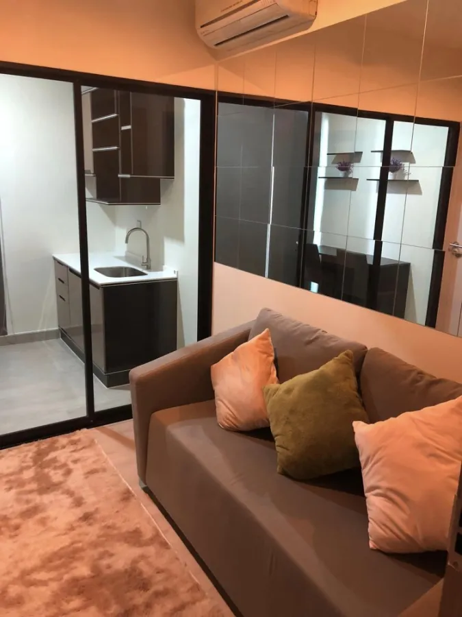 Condo for sale, The Gallery Bearing, very nice, private zone on the east side, ready to move in, book now.
