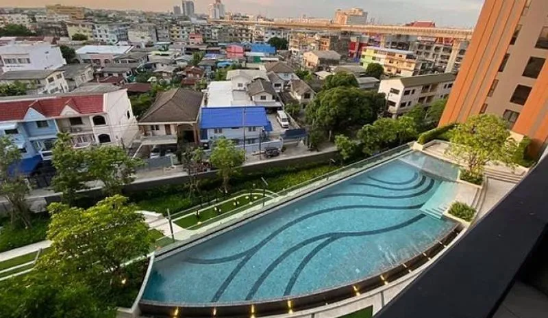 ให้เช่า The Privacy Thaphra Interchange ห้องแต่งสวย เรียบง่าย โทนคลาสสิค วิวสระ เฟอร์ครบ