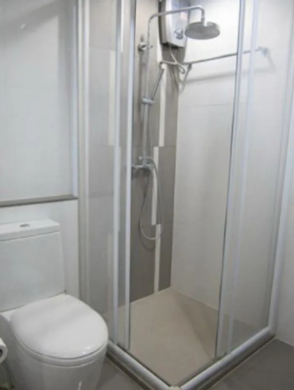For rent, Rhythm Ratchada, 2 bedrooms, 2 bathrooms, fully furnished, built-in wardrobe, this price is very good value. Book now before it slips out of your hands.