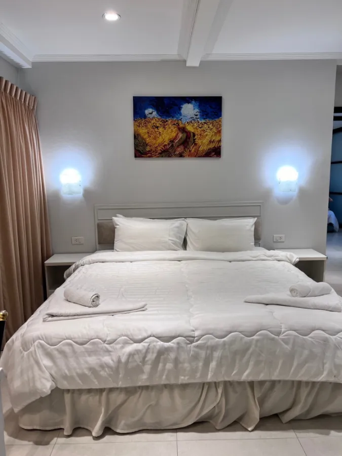 For sale, for rent, Grand View Condo Pattaya (Jomtien), very large room. Beautifully decorated, looks good and stylish, has a sea view. Reserve quickl