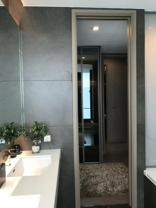 ให้เช่า The Esse at Singha Complex 2 ห้องนอน 2 ห้องน้ำ ชั้นสูง วิวสวย เฟอร์พร้อม รีบจับจองเลย