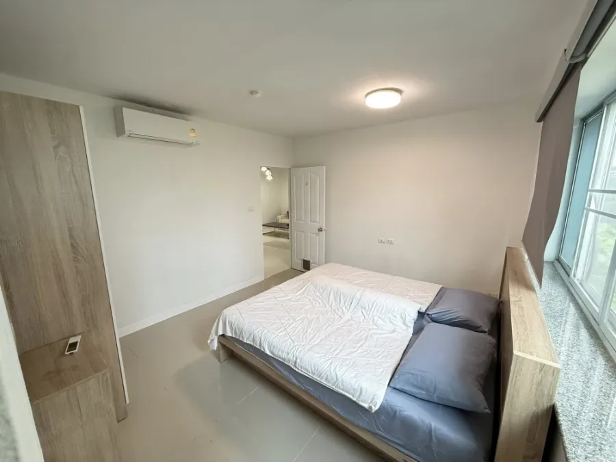 For rent: Supalai City Home Ratchada, 2 bedrooms, spacious living area, fully furnished. Book now!