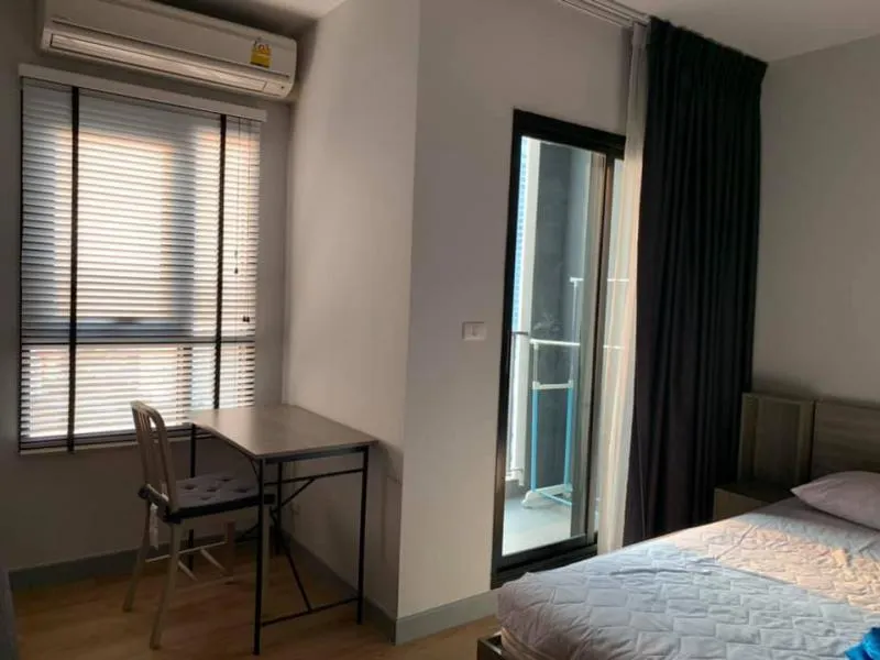 For rent Chapter One Midtown Ladprao24 has everything in it, near the train station, near the shopping center. Urgent today!!