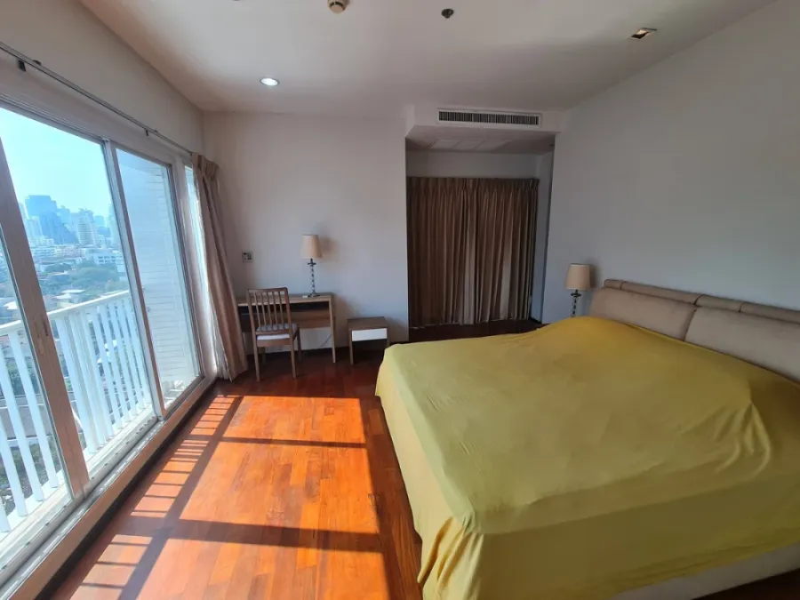 Selling Noble Ora condo, 12th floor, fully furnished with appliances. Buy now! (Urgent sale!)