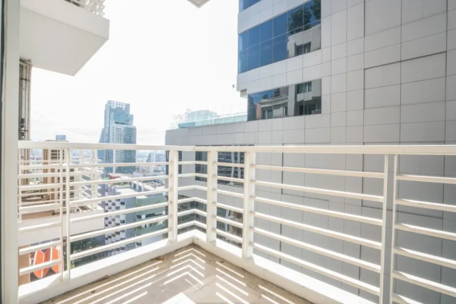For Sale Siri Residence Sukhumvit 24, beautiful room, good condition, beautiful view, can't miss it, don't wait.