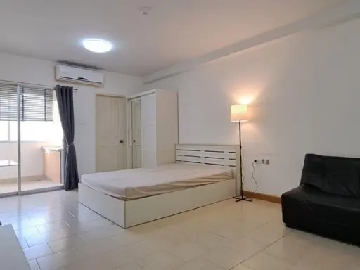 For rent, City Home Ratchada-Pinklao, 7th floor, north facing room, not hot, comfortable to sleep, simple, very livable, reserve quickly.