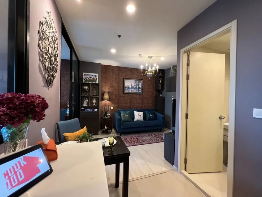 For sale or rent, Life Asoke, fully decorated room. The wallpaper is very beautiful and very livable. As good as this, you must reserve quickly.