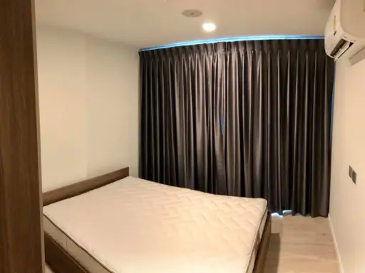 ใครอยากอยู่ห้อง 2 Bed ยกมือขึ้น!! อยู่ได้ 1-3 คน ตึก B ว่ายน้ำเสร็จกลับห้องได้เลย ค่าเช่าถูกมากก พร้
