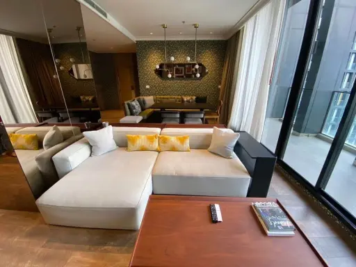 For Rent Noble Ploenjit, high floor, Penthouse, very spacious room, decorated in Modern style, don't miss it, urgent.