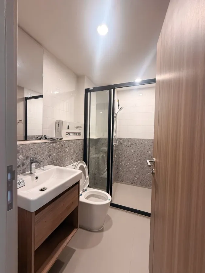 For rent: The Line Vibe, beautifully decorated unit on the 28th floor with stunning city views from the balcony. Fully furnished with appliances. Book